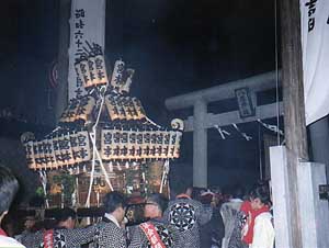 �{�����i