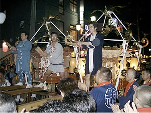 �R�{����