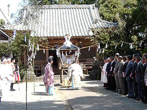 ���`�_��