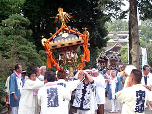 ��A����