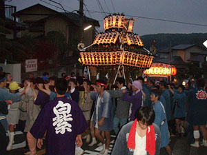 �񓔂ɉ΂𓕂��B�B�B