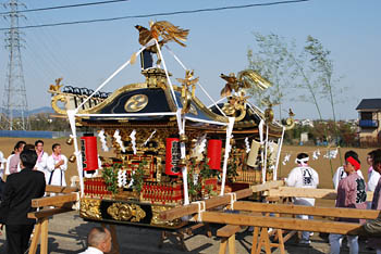 �Ҋ��E���V�̓��Q