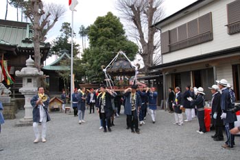 �������P