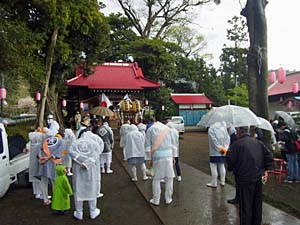 ���T���i