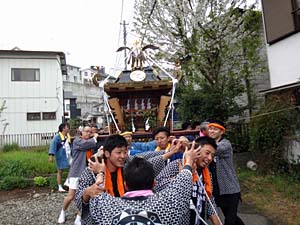 �{�{�N��^�C��