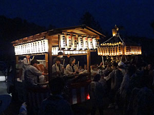 �{�������U